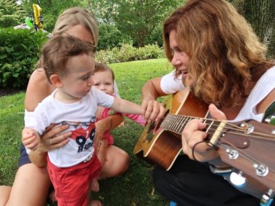 baby-with-guitar